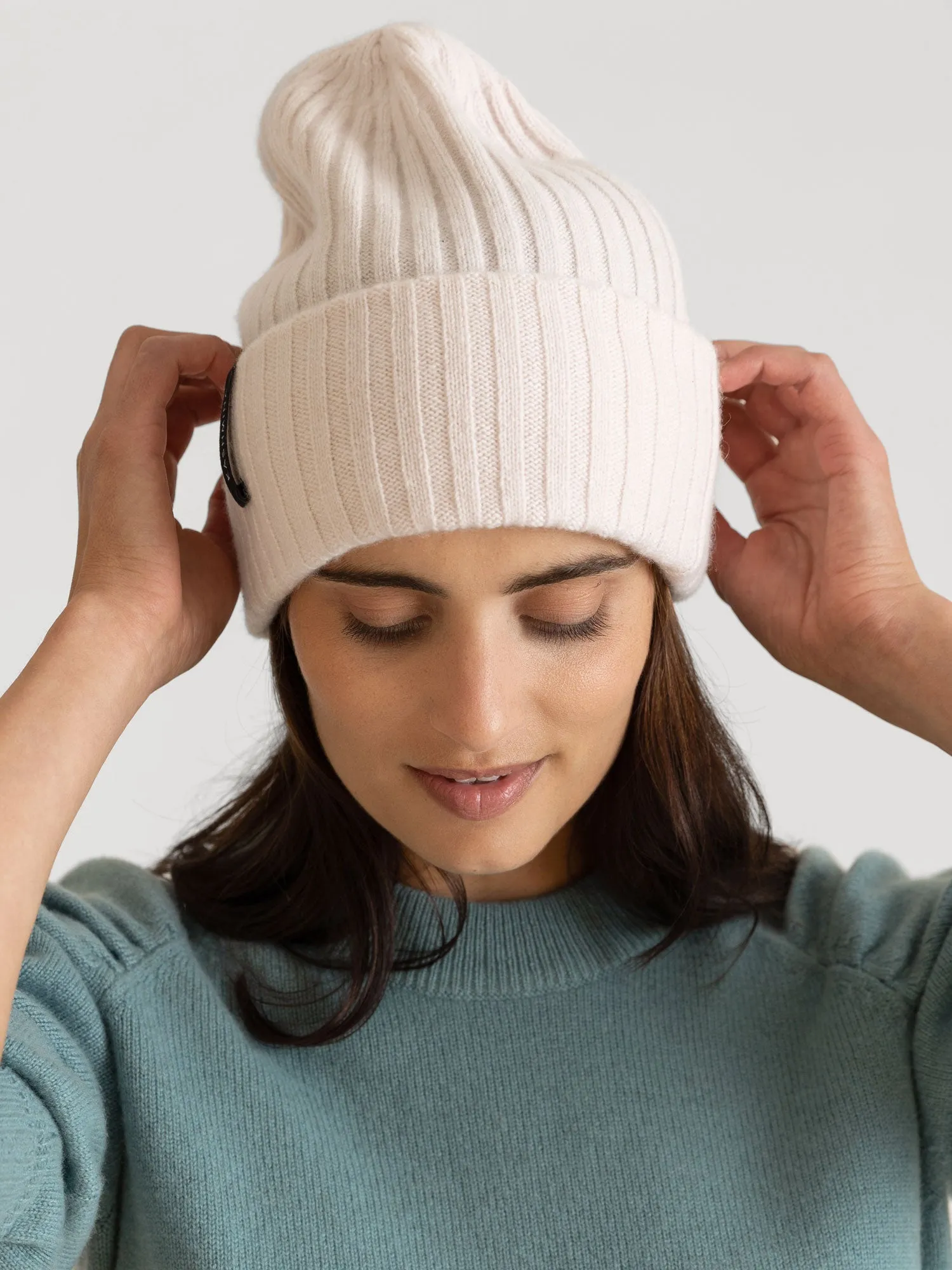 Cashmere beanie "Oda" - pearl