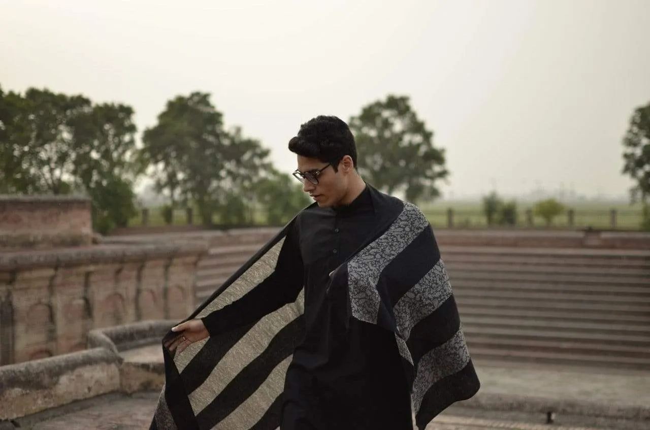 Pashtush Mens Fine Wool Reversible Muffler - Black